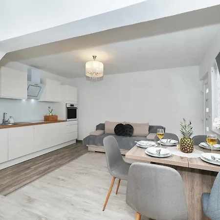 Nika One Minute From -beach Lantställe Zadar