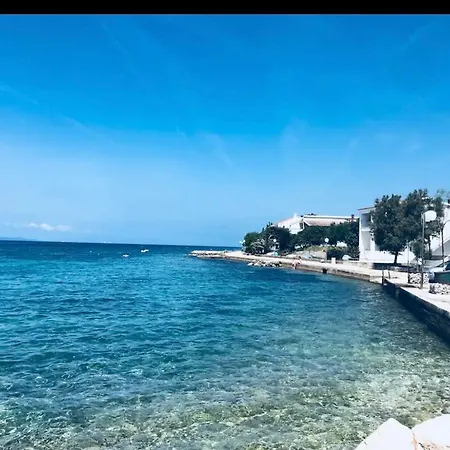 Nika One Minute From -beach 扎达尔